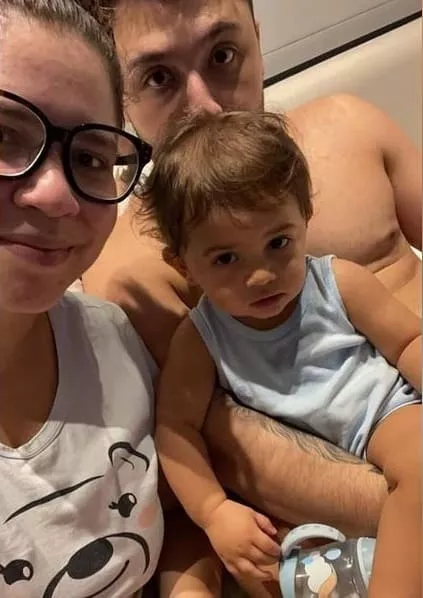 Marília Mendonça e Murilo Huff com seu filho, o pequeno Léo