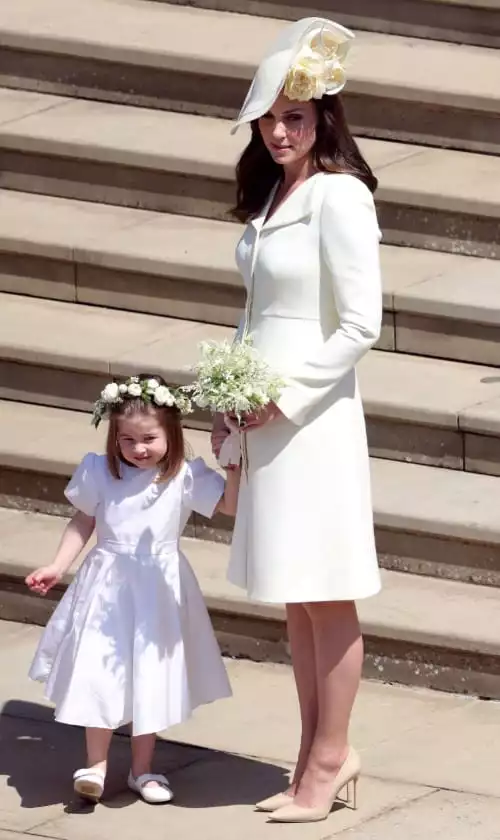 Kate Middleton e Charlotte no casamento de Meghan