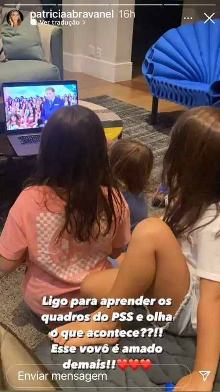 Patrícia Abravanel ficou encantada ao ver os pequenos assistindo o programa do Silvio Santos