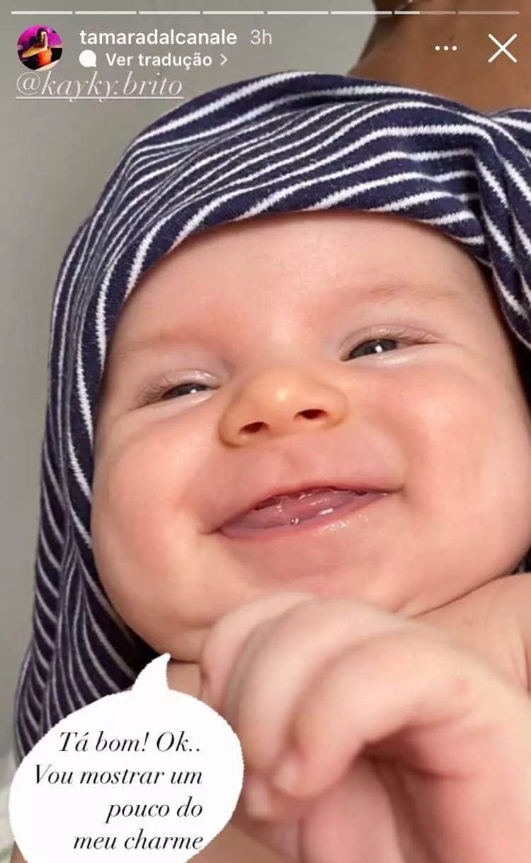 Kayky Brito e a namorada mostra seu bebê sorrindo