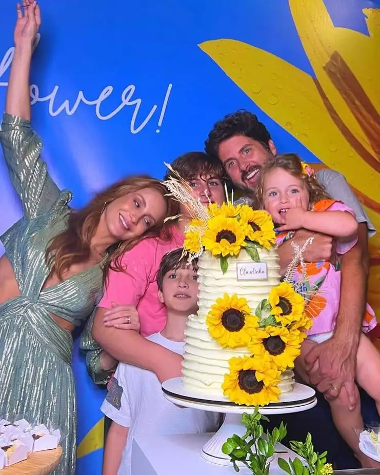 Claudia Leitte faz festa de aniversário para o filho: Ele merece - Vogue