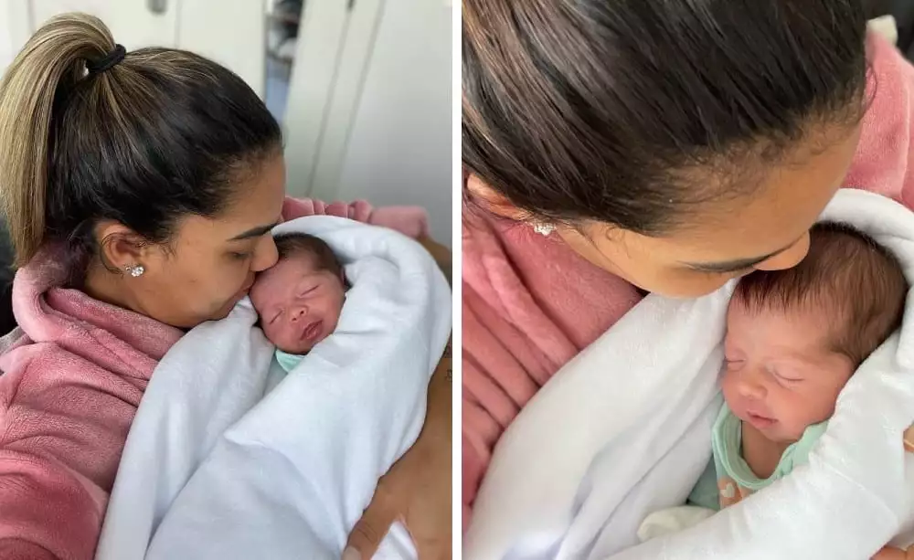 A cantora Tays Reis se emocionou no reencontro com sua bebê 