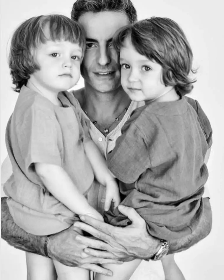Romeu e Gael, filho de Paulo Gustavo, em um belo ensaio fotográfico com o papai Thales