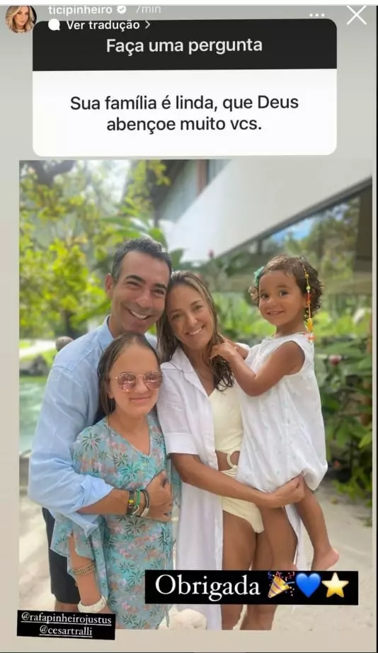 Ticiane Pinheiro posa com a família em momento de descontração