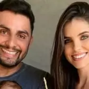 Mano Walter e Débora Silva surgem em maternidade e levantam suspeitas