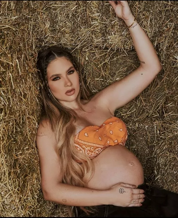 Virginia grávida na fazenda do sogro Leonardo