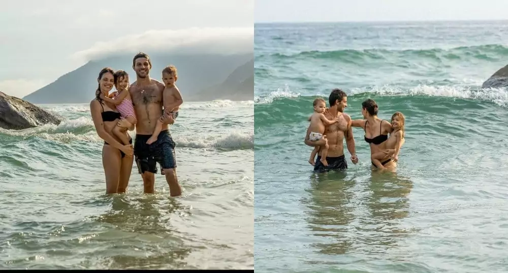 Chay Suede e Laura Neiva se divertem com os filhos na praia