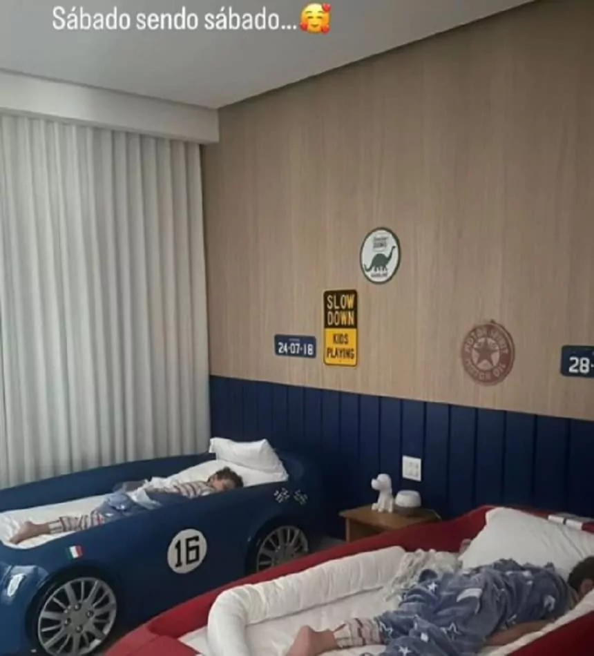 As camas diferentes dos filhos de Andressa Suita e Gusttavo Lima, no quartinho dos meninos 