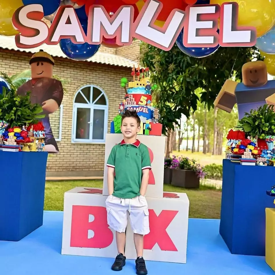 Samuel, caçula de Andressa Suita e Gusttavo Lima, ganhou uma festa com o tema de Roblox