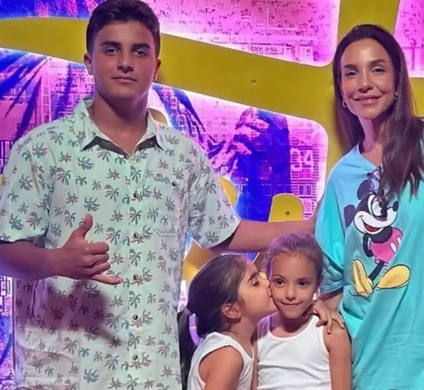 Ivete Sangalo mostra seus três filhos e semelhança entre eles impressiona