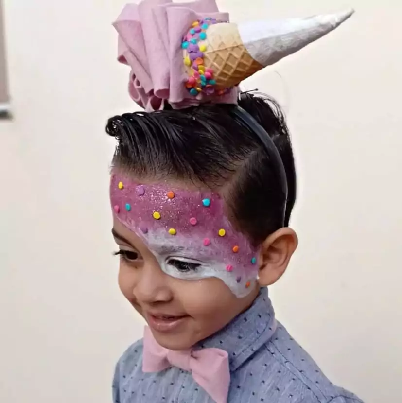 O cabelo do menino também pode ganhar um sorvete