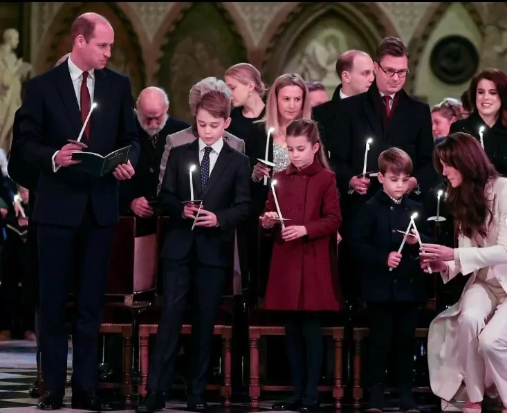 Príncipe William e Kate Middleton com seus filhos em celebração de Natal