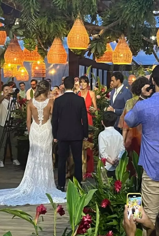 Joaquim Lopes e Marcella celebram casamento
