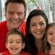 Thaís Fersoza e filhos posam com a avó e bisavó