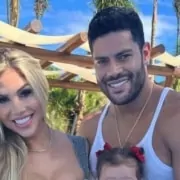 Hulk mostra sua família nos EUA