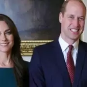 Princesa Kate Middleton e príncipe William mostraram os filhos na sala de TV