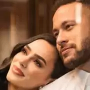 Bruna Biancardi e Neymar exibiram lindo ensaio em família