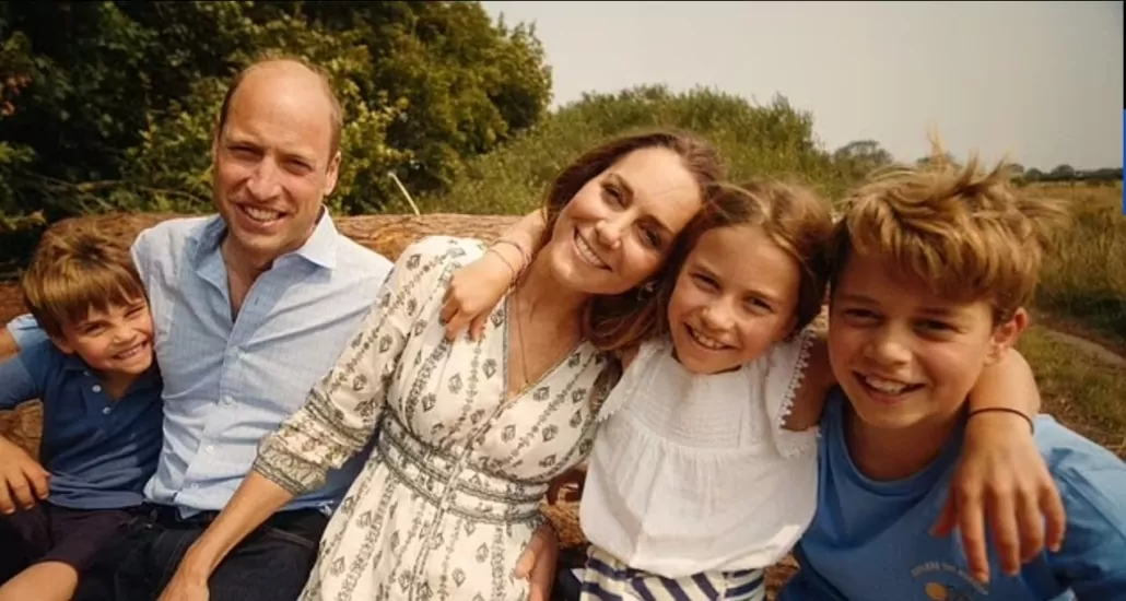 Princesa Kate Middleton com o marido e os filhos