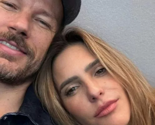 Rodrigo Hilbert se diverte ao mostrar os lanches que Fernanda Lima preparou para o passeio com a filha