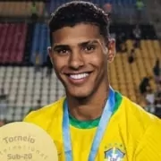 Vinicius Junior revela resultado de DNA com famosa