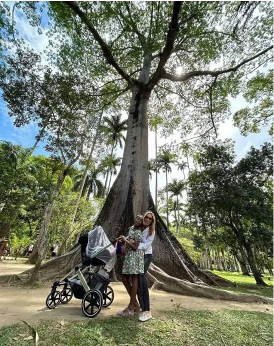 Filha de Leandra Leal leva irmãozinho para passear ao ar livre e impressiona 