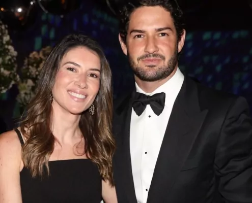 Rebeca Abravanel e Alexandre Pato surgiram com o filho