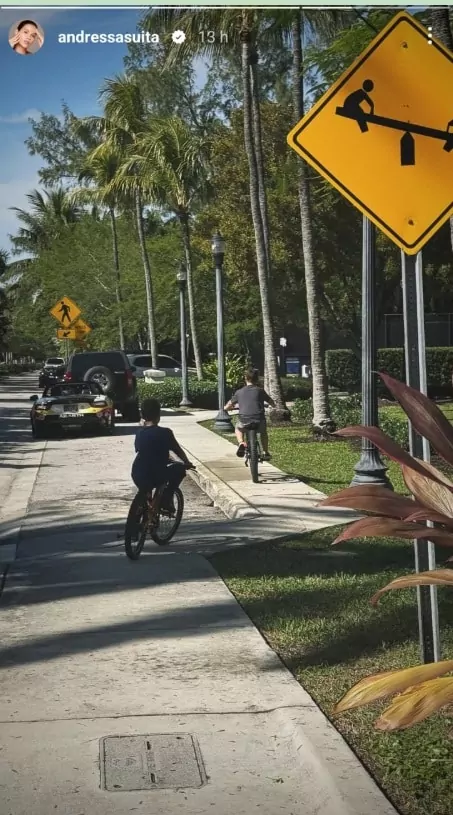 Filhos de Andressa Suita e Gusttavo Lima surgem andando de bicicleta em condomínio nos EUA e impressionam 