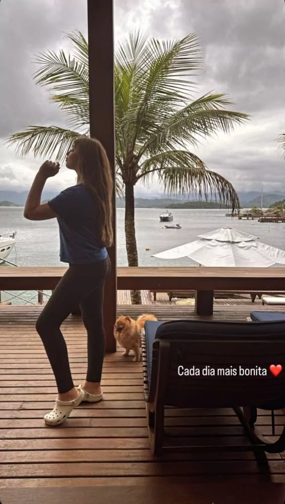 Cauã Reymond mostra sua filha com Grazi Massafera