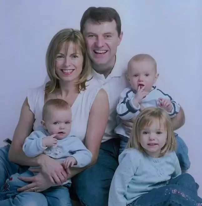 Família antes do desaparecimento de sua filha Madeleine McCann